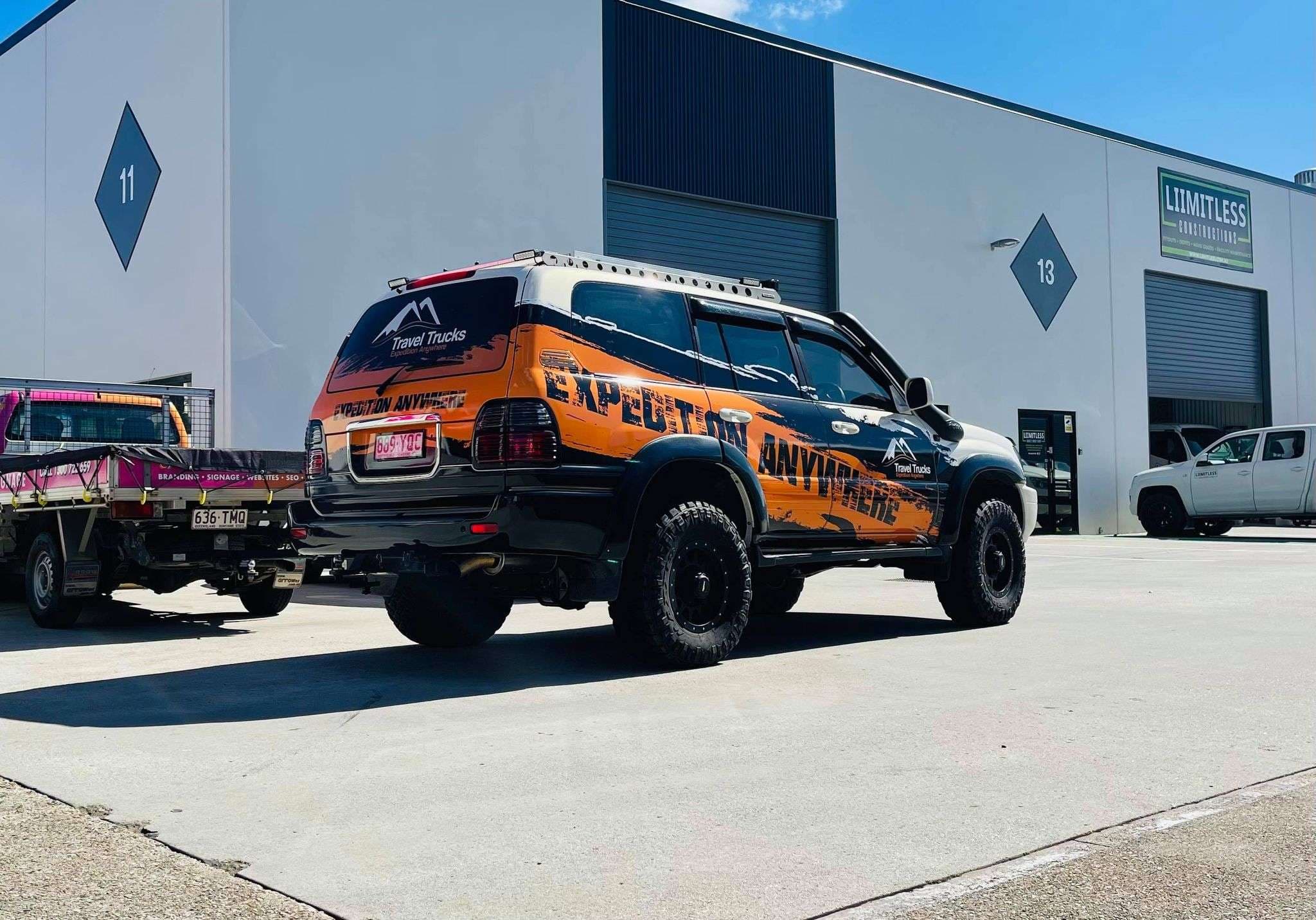 Travel Trucks 4WD wrap